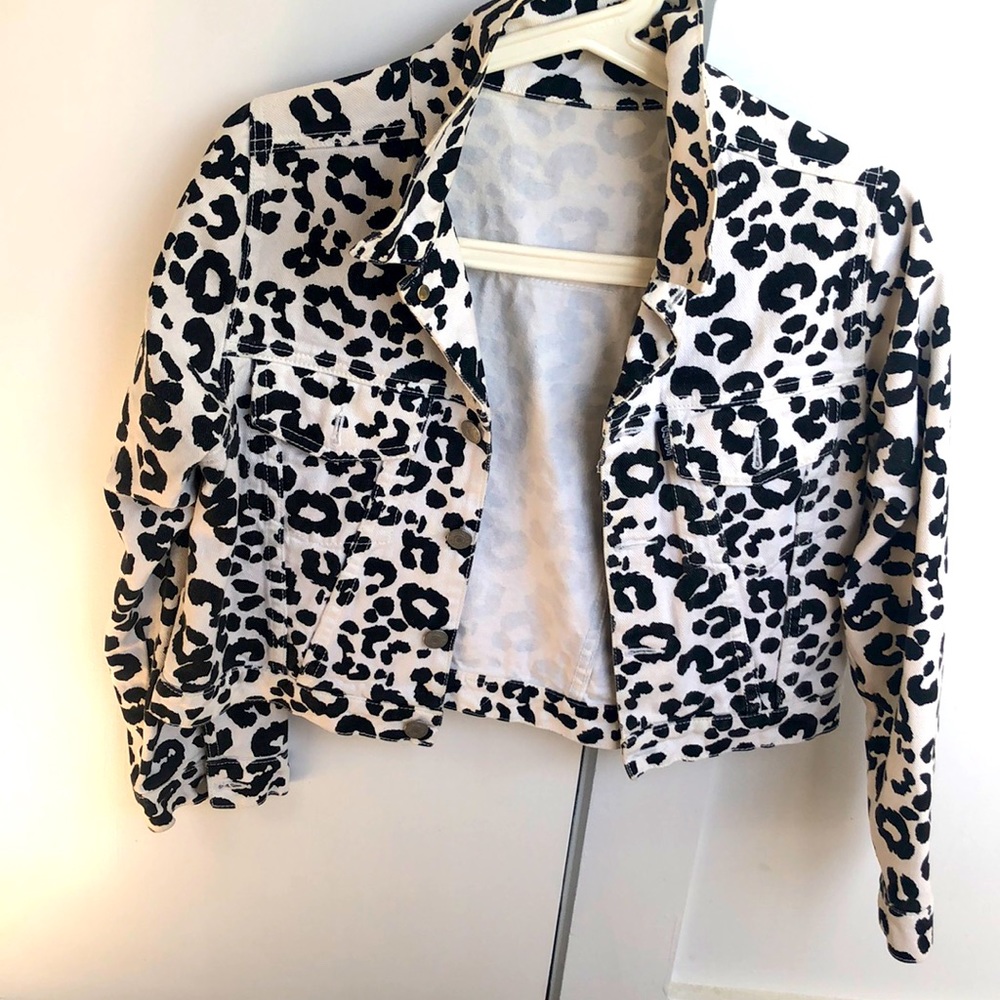 Guess Leopard jean jacket. Fun and easy to wear!